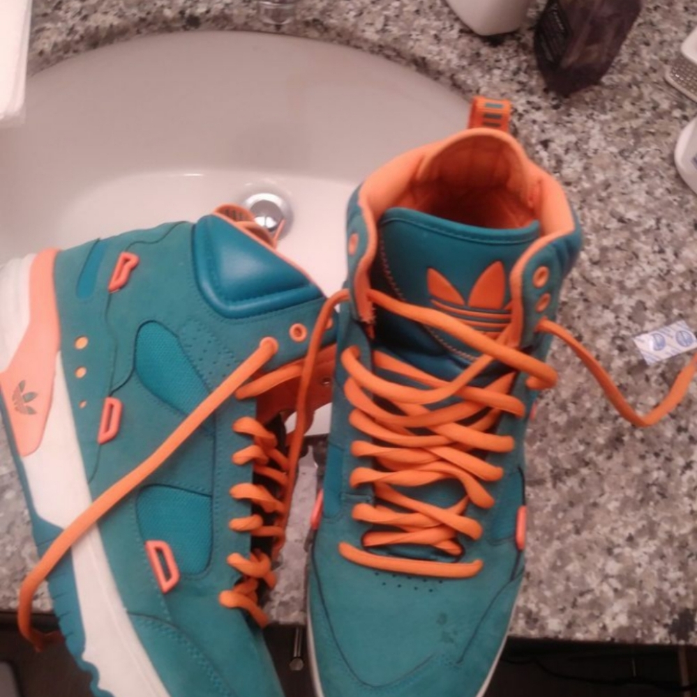 ADIDAS SIZE 11.5 - Picture 3 of 3